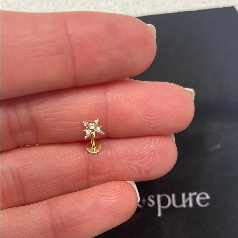Gold Star Earring with diamonds